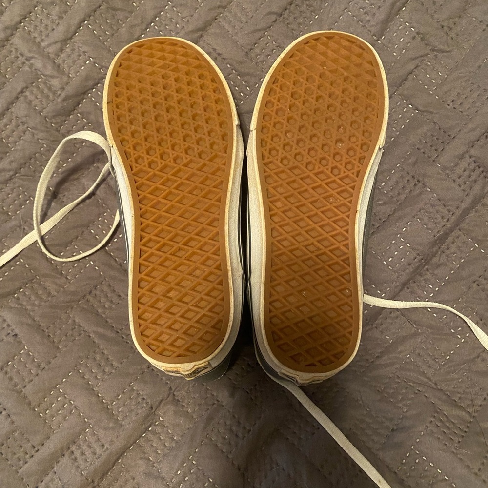 Vans - Picture 5 of 5